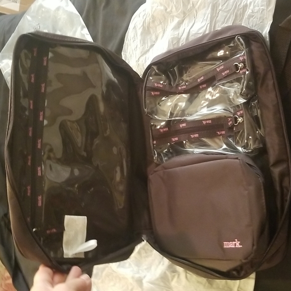 New mark.  Mark up case by Avon - Picture 8 of 16